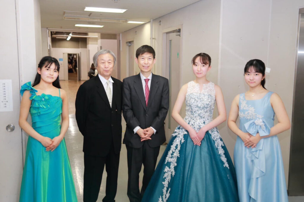 スズキ・メソードピアノ科卒業式 青木 博幸先生 東誠三先生